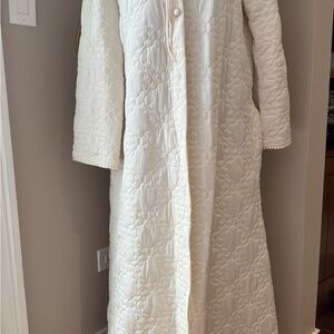 Miss Elaine Cream Quilted Robe